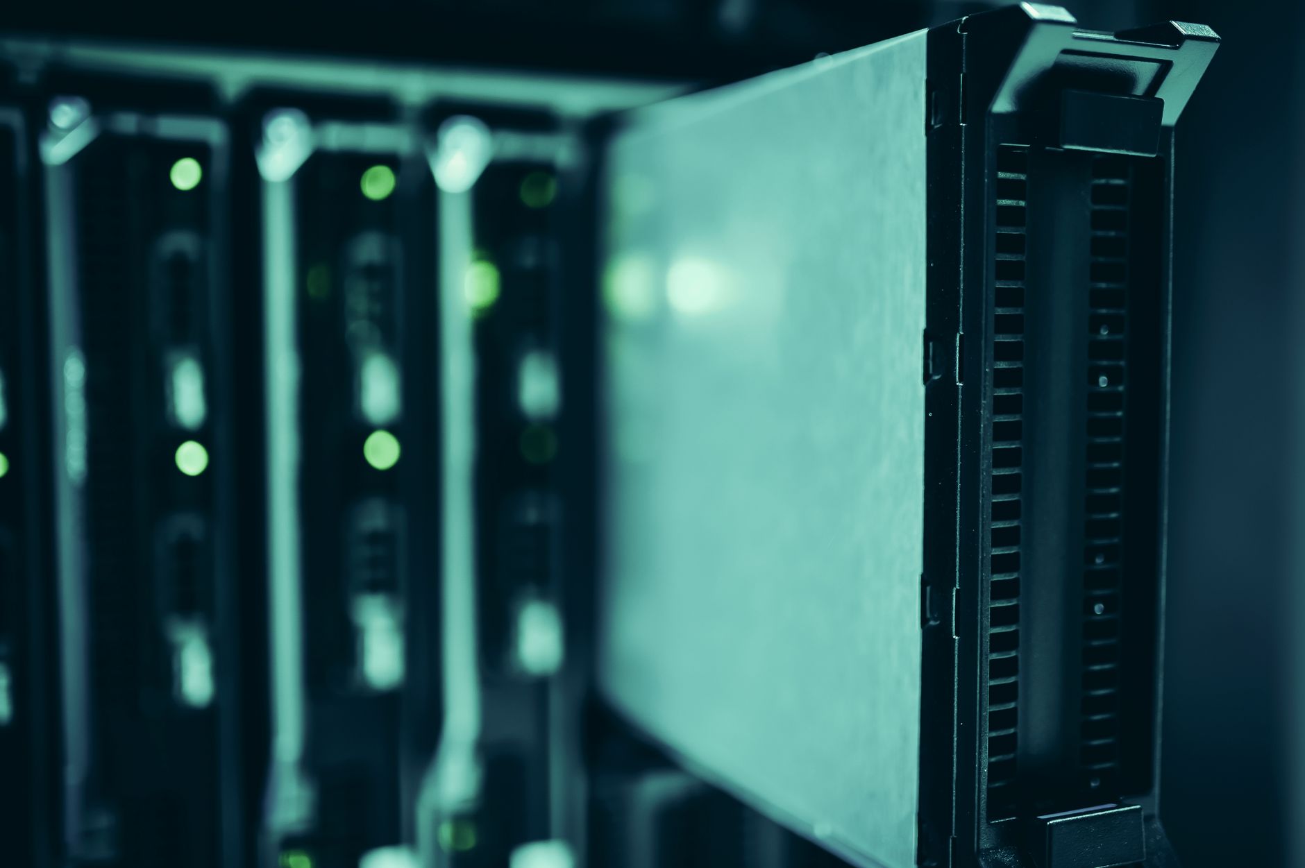 Rack de servidores propios nun centro de datos